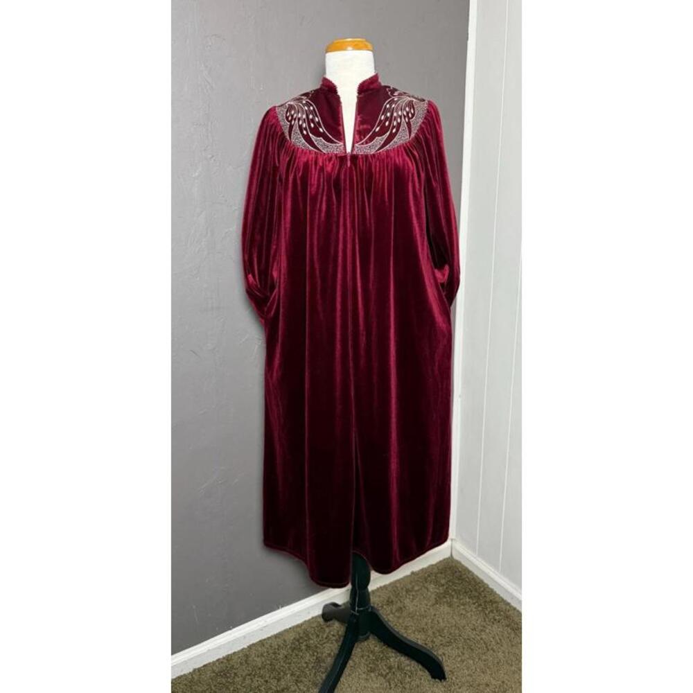 Vintage 1970's Burgundy Velvety Housedress By Don… - image 2